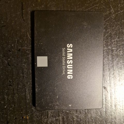 Samsung 870 EVO intern SATA SSD (250 GB)