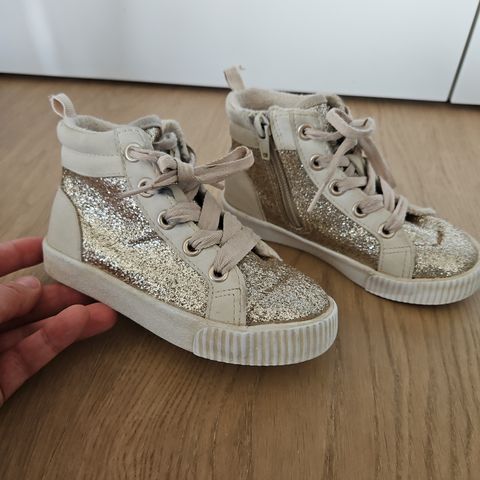 Sneakers str.26, Glittersko