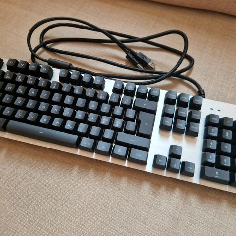 Logitech G413 silver mekanisk tastatur