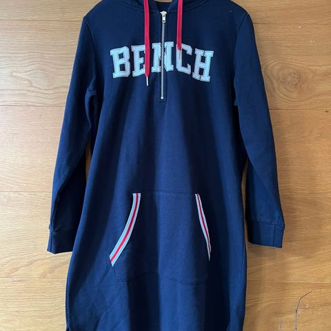 Hoodie fra Bench.