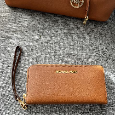 Ny Michael Kors lommebok!