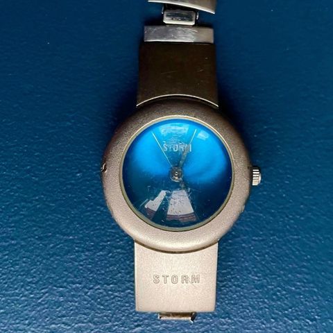 Vintage 90-talls armbåndsur: Storm t-bar bubble spx