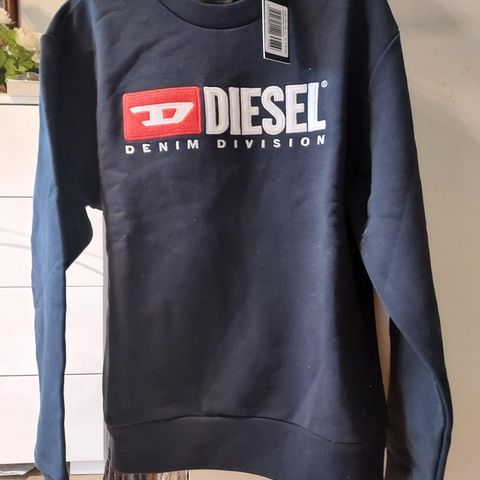 Diesel ny genser. Ny pris kr 1200