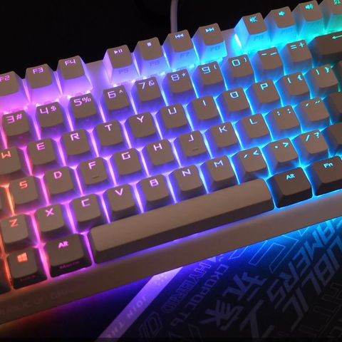 ASUS ROG Strix Scope NX TKL RGB Tastatur [ROG NX Red] - Moonlight