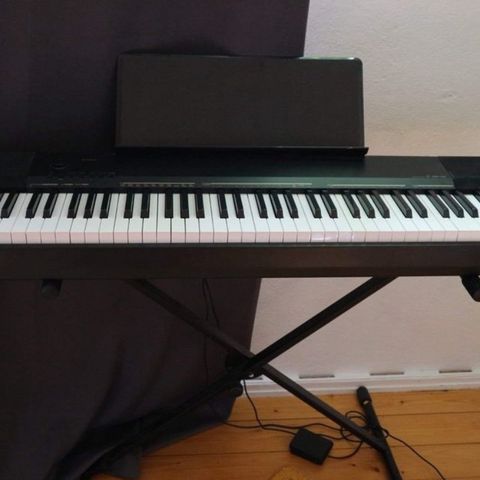 Lite brukt Casio CDP 130 Keyboard med stativ