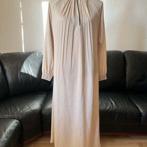 NY Beige Medína Silk abaya