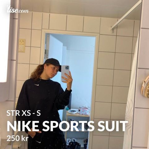 NIKE SPORTS SUIT