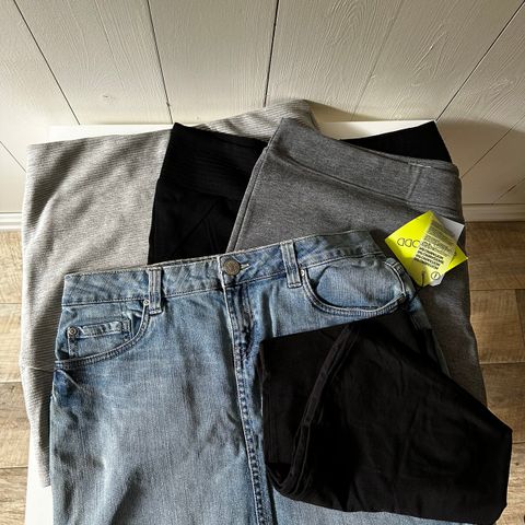 4 Mini skjørt + 1 pencilskirt