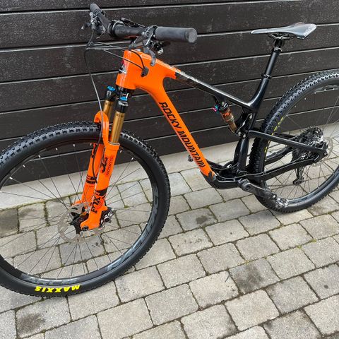 Rocky Mountain Element Carbon 90 XCO