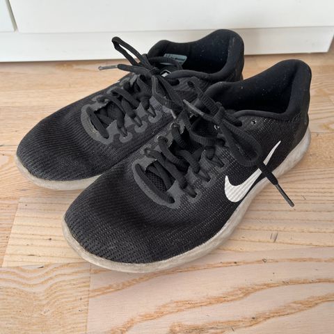 Joggesko fra Nike, str. 37,5