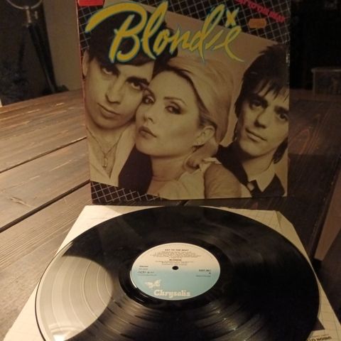 Blondie - Eat to the beat