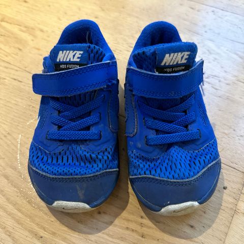 Nike kids fusion joggesko strl. 23,5