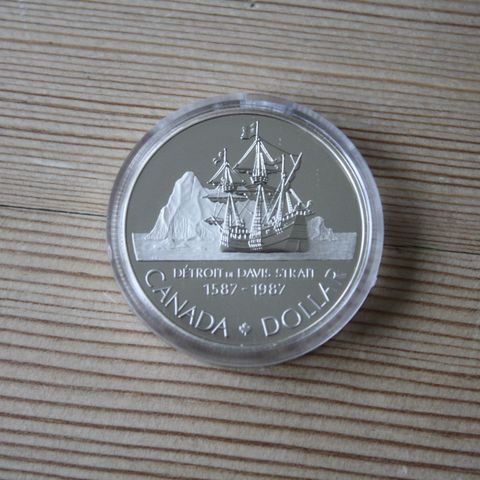 CANADA s 1 dollar sølvmedalje - kr 200