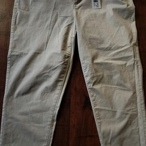 Beige sommerbukse 48 og 50