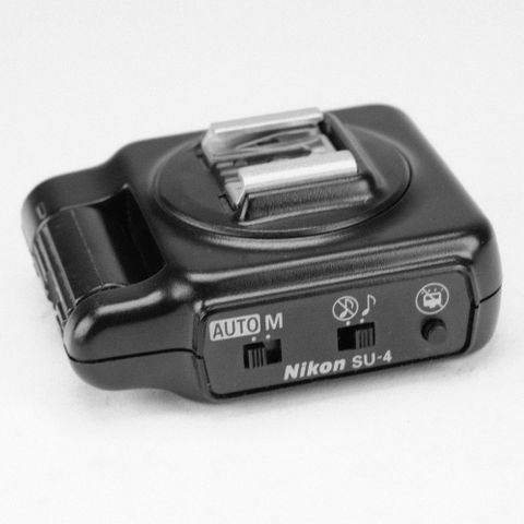 Nikon SU-4 - TTL Flash Controller