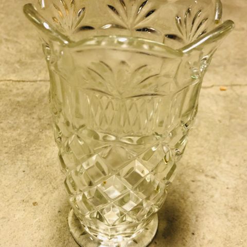 Vintage Linneavase fra Hadeland - pressglass