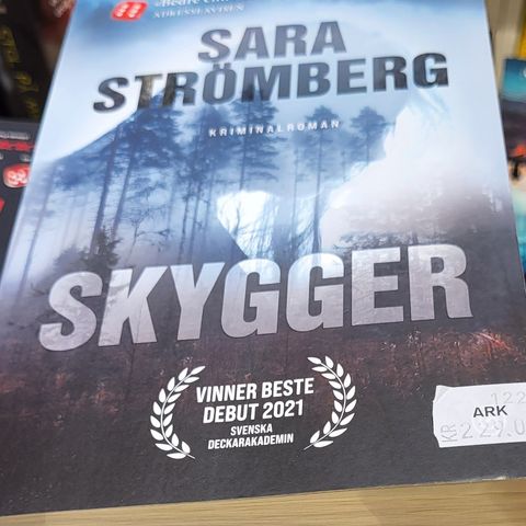 Sara Strømberg Skygger