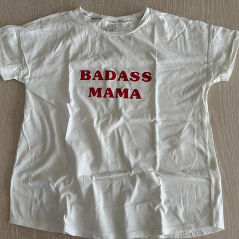 T-skjorte med trykk «BADASS MAMA»