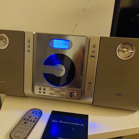 Philips CD-spiller med FM/DAB radio.