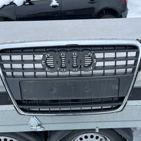 Audi A4 B8 grill