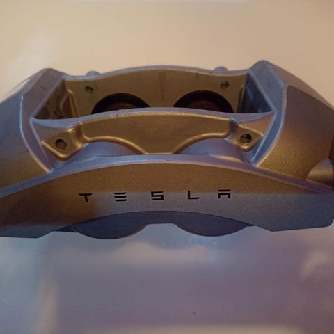 Tesla 3 bremse kaliper - foran høyre side