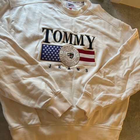 tommy jeans sweatshirt