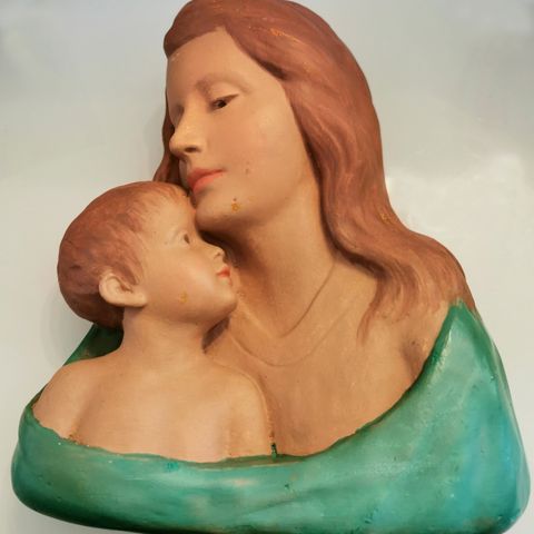 Vintage relief figur av Maria og Jesusbarnet i gips.