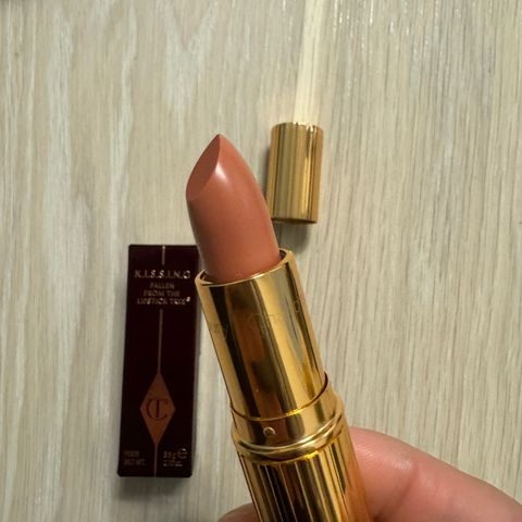 Ny Charlotte Tilbury K.I.S.S.I.N.G lepperstift Bitch perfect