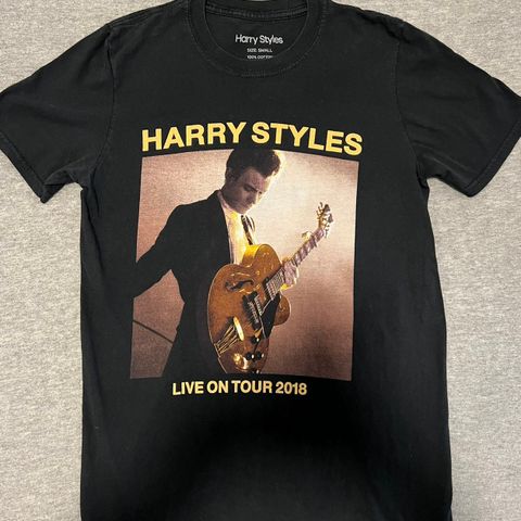 Harry Styles Merch 2018 + Harry Styles iPhone deksel