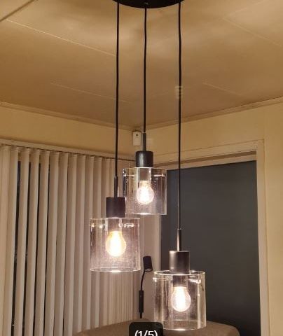 Lekker taklampe med 3 kupler selges BILLIG !