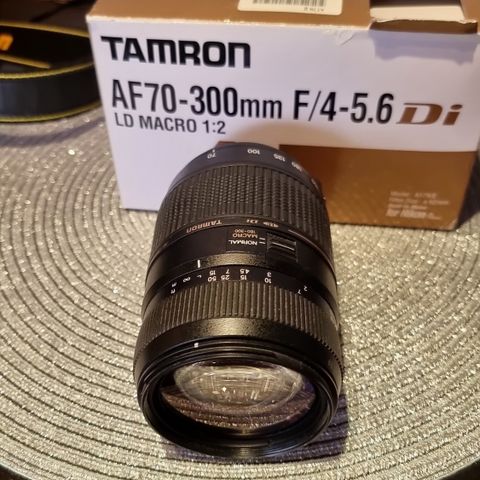 Tamron Tele-Macro Objektiv AF 70-300mm 1:4-5.6  LD Di til Nikon