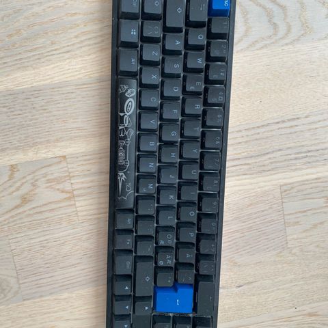 Data Tastatur selges