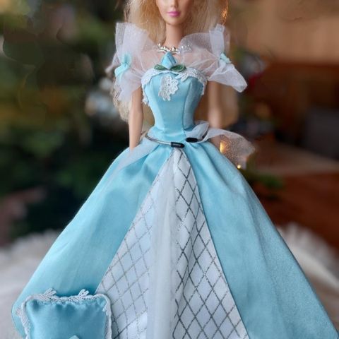 Sleeping Beauty Barbie-1998.