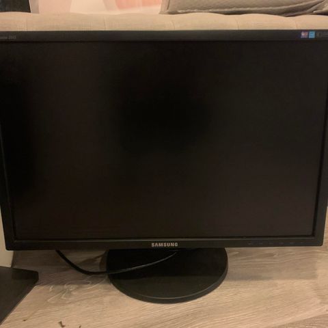 Samsung 24" skjerm