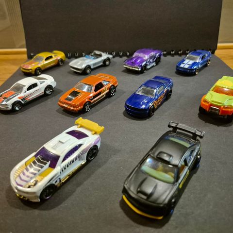 Hot Wheels modeller. Ford, Chevrolet,  Dodge,