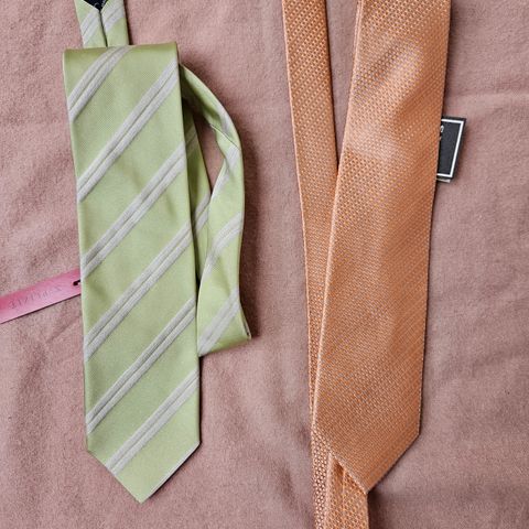To fine slips i silke