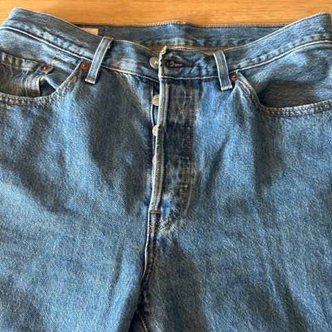 Levis 501 Crop W 28 L 28