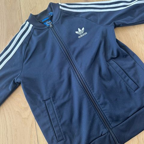 Adidas hettejakke str. 152