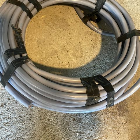 61,-/m PFSP 2x10mm2 Underbakke kabel. 27m