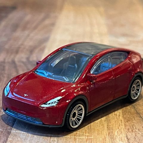 Tesla Model Y modellbil