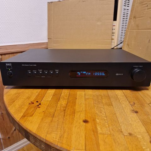 NAD C425- RDS Stereo Tuner.