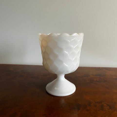 Vintage potteskjuler, evt vase/skål, i opalineglass