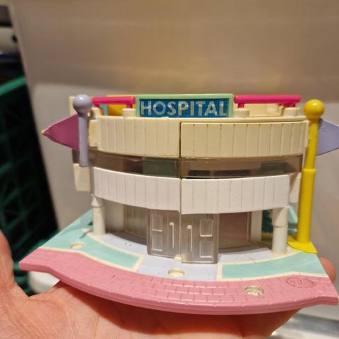 Polly pocket hospital