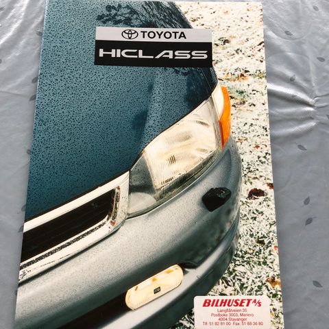 Bilbrosjyre av Toyota HICLASS 1996 modell