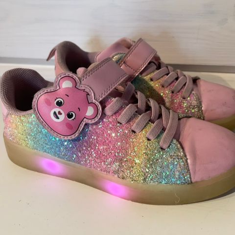 Sneakers med blinkende såle og glitter i str 31