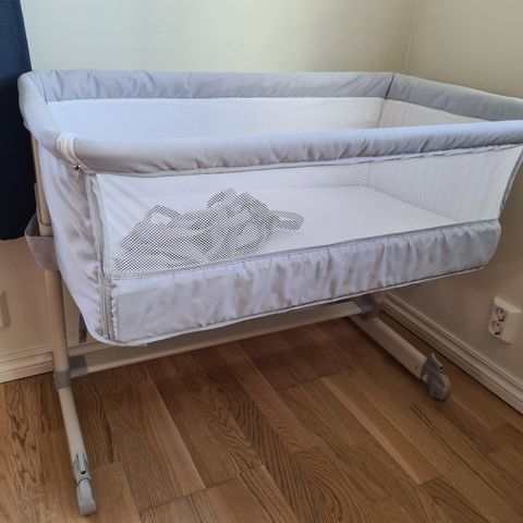 Titan bed side crib/co sleeper