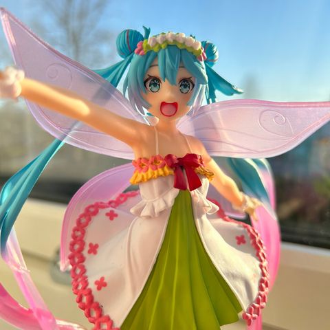 *NY PRIS!*Hatsune Miku spring ver figur selges!