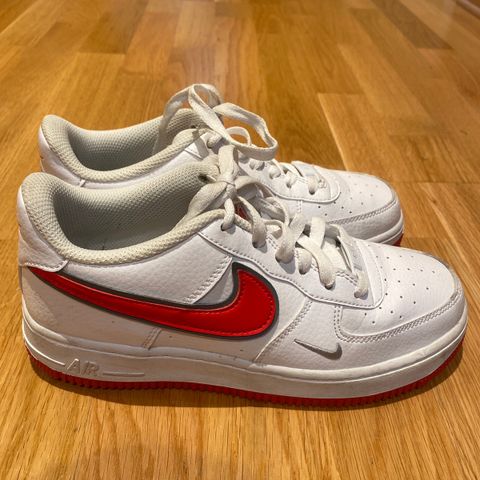 Nike Air force 1, str 37,5. Brukt en gang