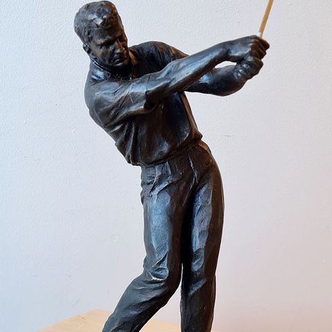 Bronseskulptur "Golf-spiller"