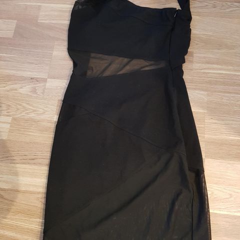 Lekker sort kjole str 38